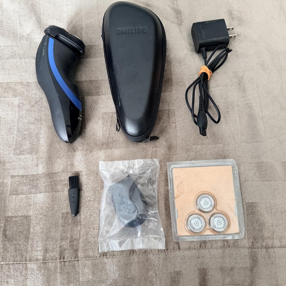 Philips Norelco S1560 Electric Shaver 3 Head Rotary + Charger Trimmer Case *READ